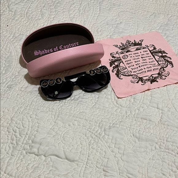 Juicy Couture Black Sunglasses with Pink Case - Picture 4 of 8